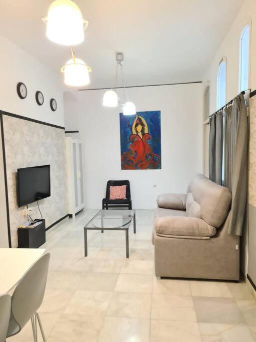C Palacio Parking Segun Disponibilidad Sevilla Eksteriør billede