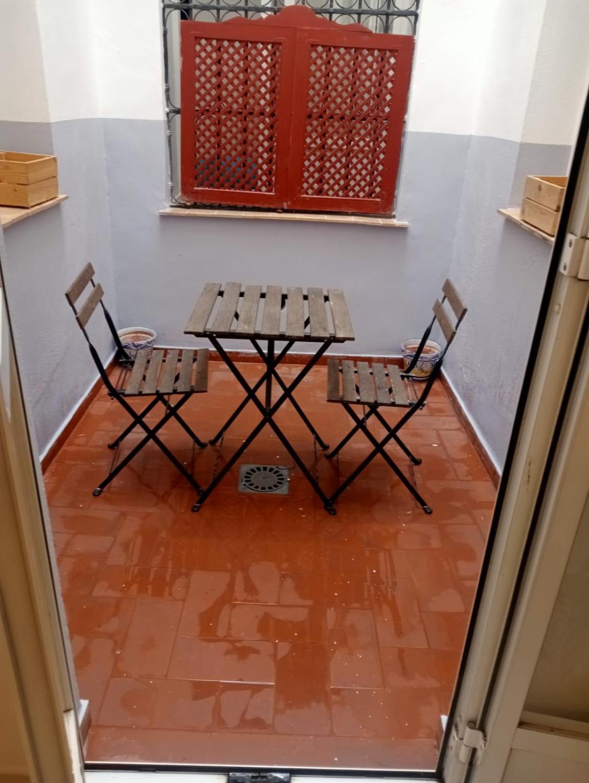 C Palacio Parking Segun Disponibilidad Sevilla Eksteriør billede