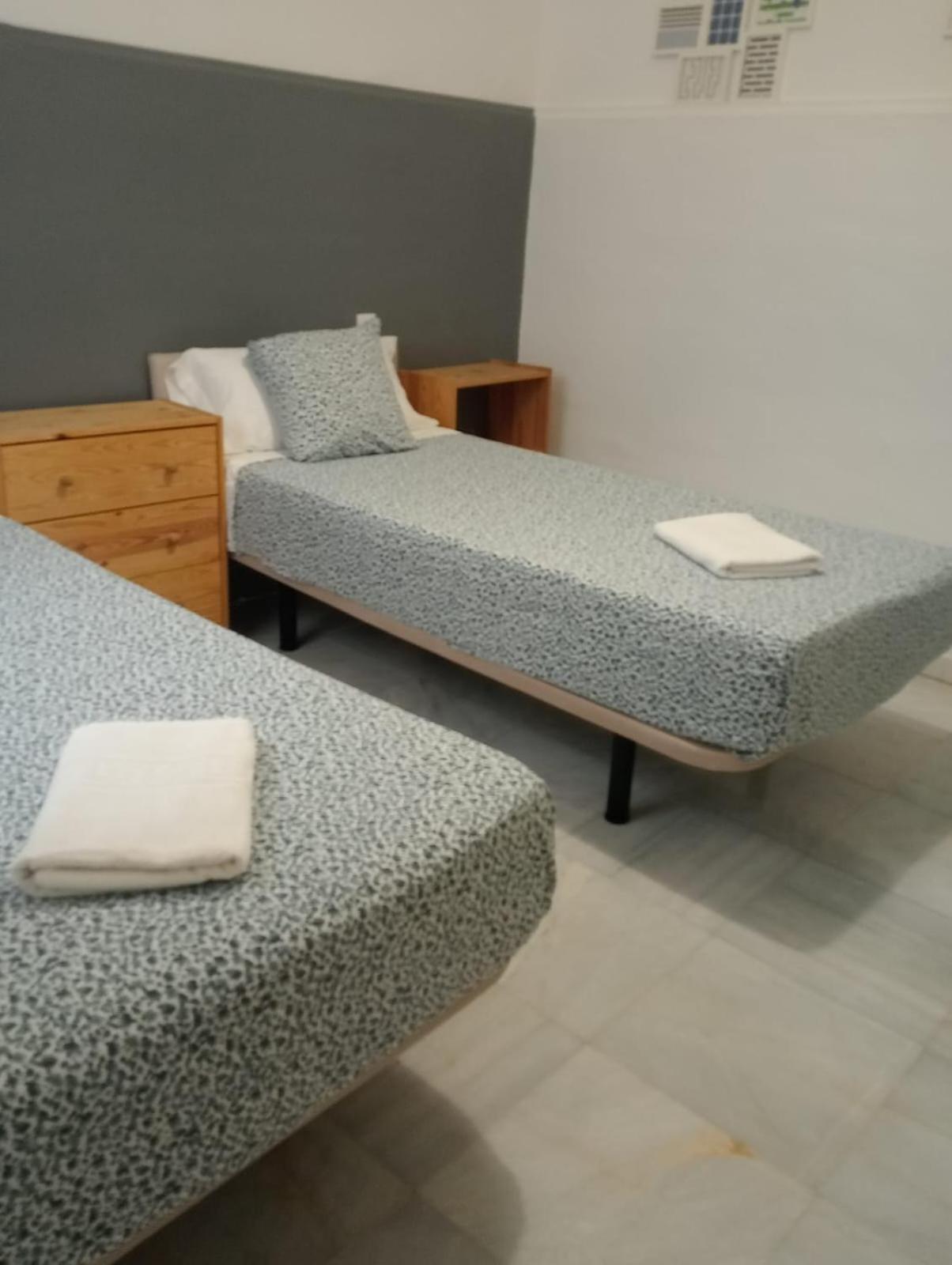 C Palacio Parking Segun Disponibilidad Sevilla Eksteriør billede